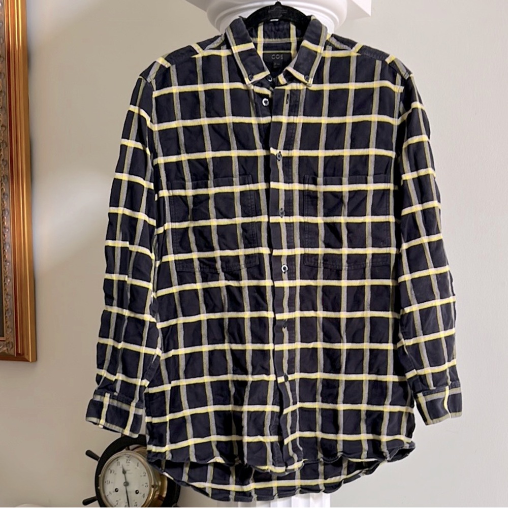 COS Flannel Plaid Long Sleeve Button Down Shirt Very Soft Fabric
